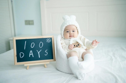 中国香港七个月宝宝伸舌头